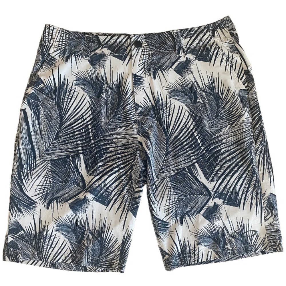 Oakley Regular Fit Light Gray and Black Palm Leaf Walking/Golf Shorts Size 33